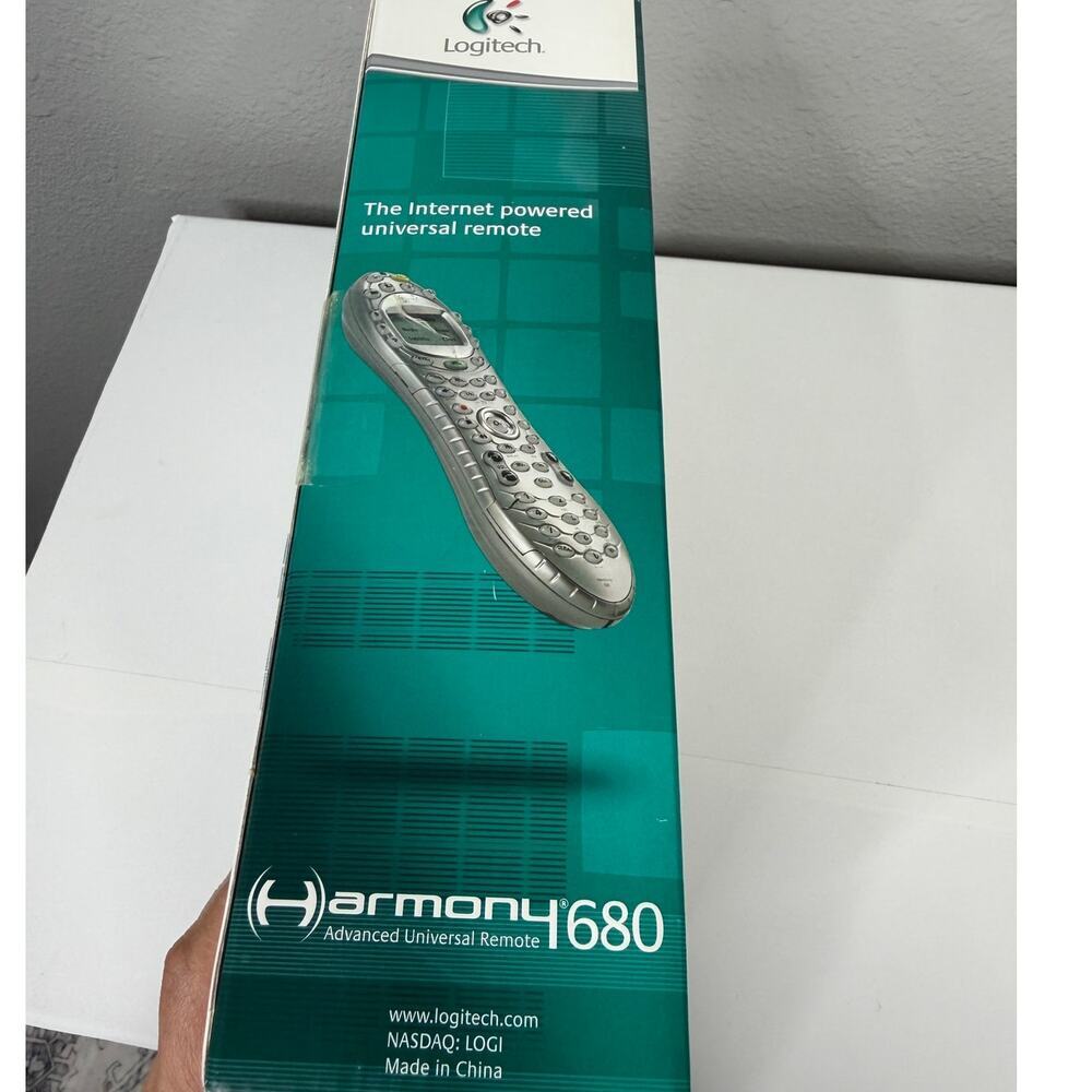 Logitech Harmony 680 Advanced Universal Remote / New In Box - Picture 6 of 10
